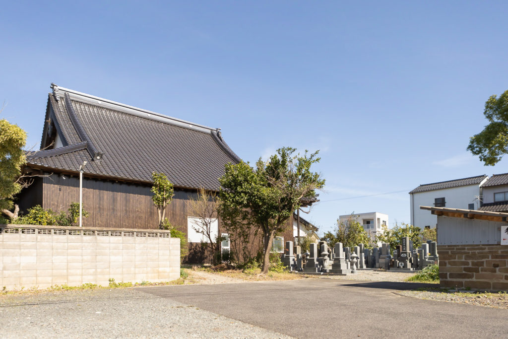 順光寺裏手駐車場